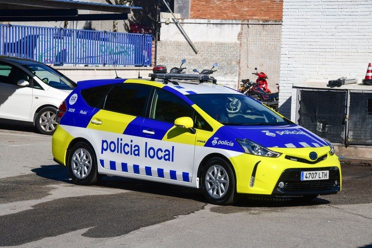 Un vehicle de la Policia Municipal de Rubí