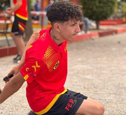 El jugador de la Unió de Petanca Les Torres-Rubí Álex Pacheco va quedar subcampió d'Europa amb l'equip de la selecció espanyola