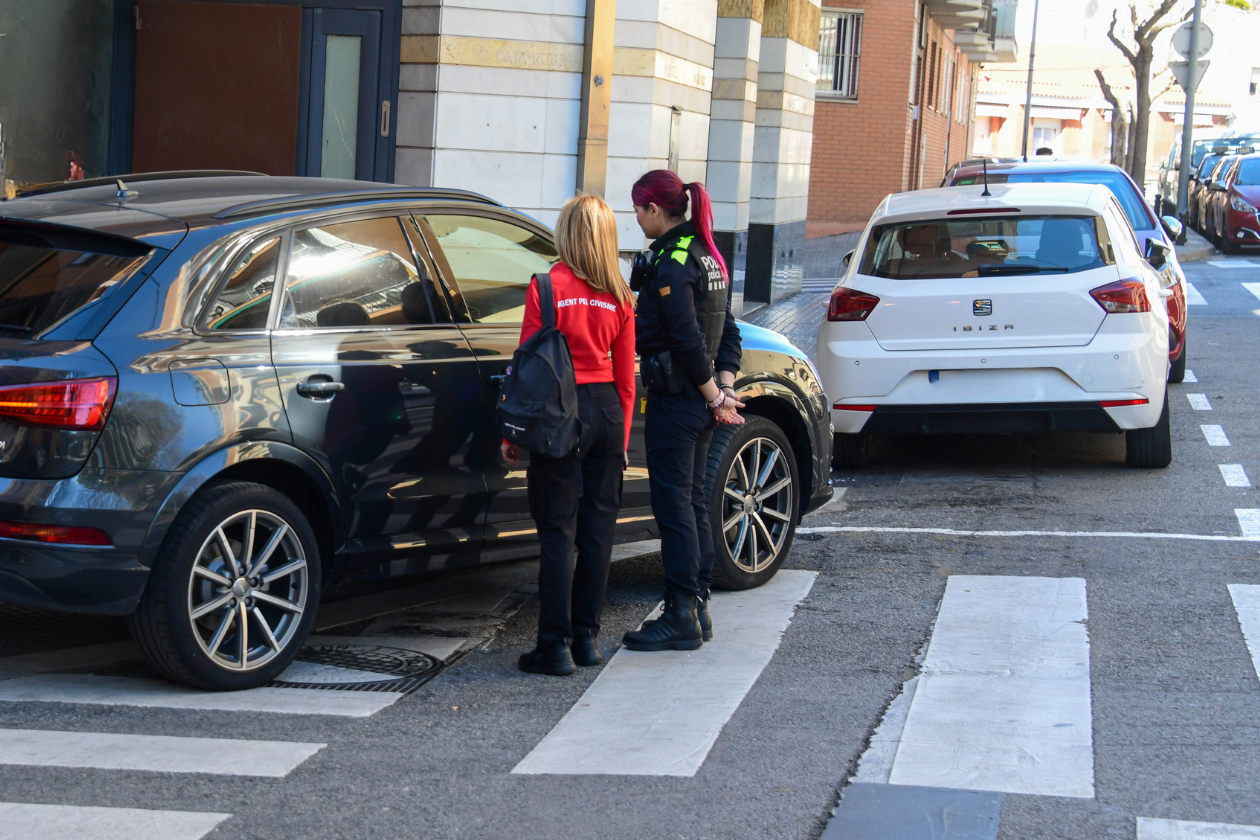 La multa pedagògica és una acció coordinada amb els serveis de Mobilitat, Policia, Civisme i Educació